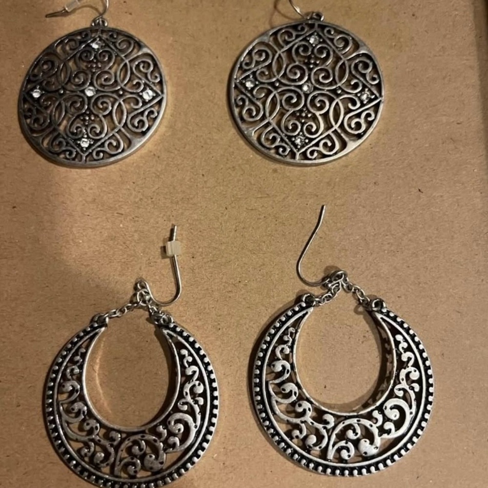 Premier Designs Silver Filigree Earrings Set